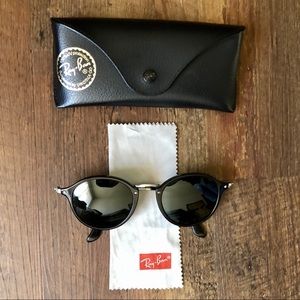 ☀️ Authentic Black Ray-Bans ☀️